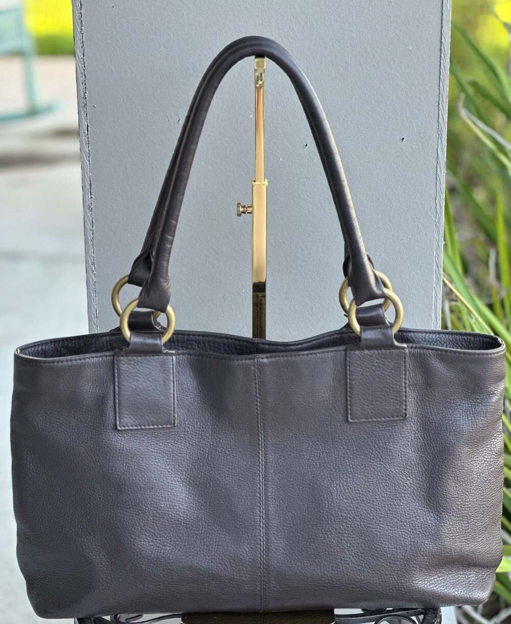 Hobo Brown Pebbled Leather Tote Shoulder Bag with Brass Ring Hardware